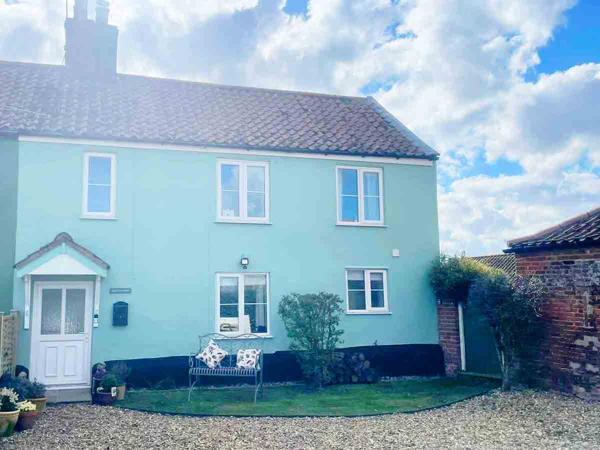 the-greyhound-wivenhoe-where-to-stay-holly-farm-house